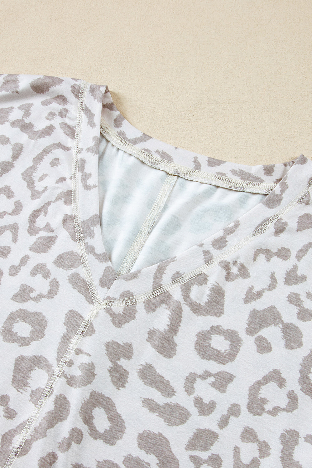 Leopard Print Exposed Seam V Neck Plus Size T Shirt