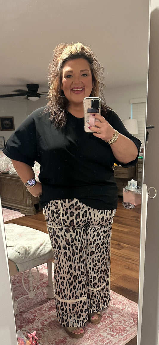 Khaki Exposed Seam Patched Pocket Plus Size Leopard Wide Leg Pants