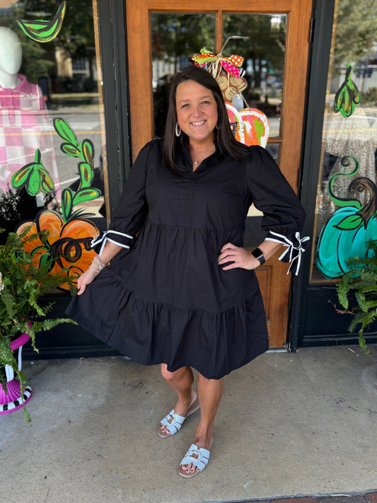 Black Contrast Trim Knot Cuffs Plus Size V Neck Mini Dress